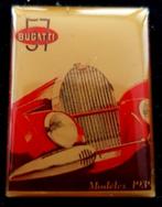 Bugatti affiche pin in epoxy, Verzamelen, Speldjes, Pins en Buttons, Verzenden, Nieuw, Transport, Speldje of Pin