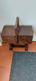 Oude naaidoos., Antiek en Kunst, Antiek | Naaimachines, Ophalen of Verzenden