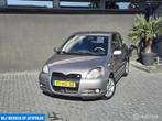 Toyota Yaris 1.5-16V VVT-i T-Sport | Sportief & Betrouwbaar, Auto's, Toyota, Voorwielaandrijving, 1497 cc, Gebruikt, 4 cilinders