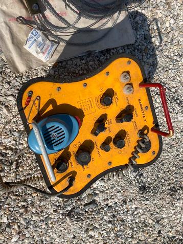 Marinetta Noodzender lifeboat radio beschikbaar voor biedingen