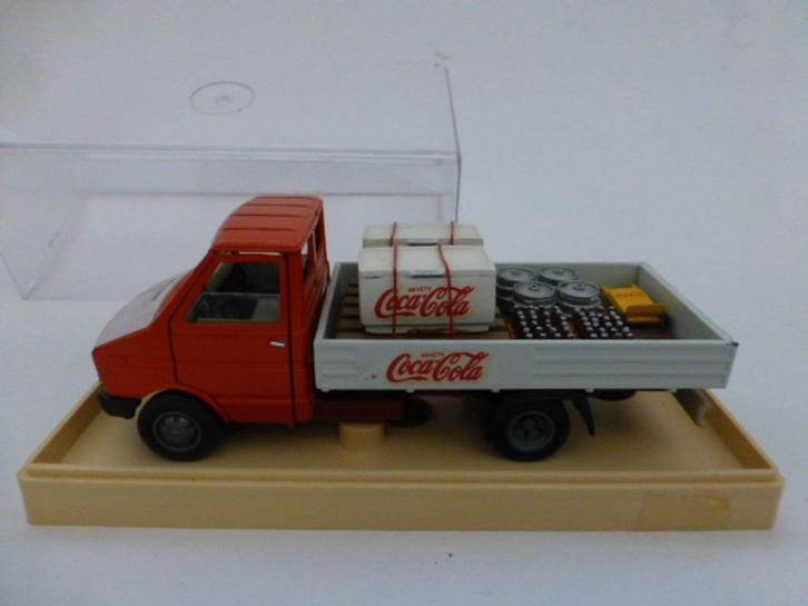 Old Cars Iveco Daily pick-up oranje Coca Cola, Hobby en Vrije tijd, Modelauto's | 1:43, Zo goed als nieuw, Auto, Overige merken