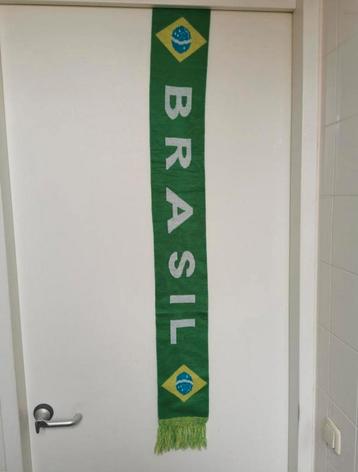 brasil voetbal sjaal  beschikbaar voor biedingen