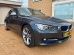 BMW 3-Serie 2.0 320I sport 125KW EDE 2013 Grijs, Auto's, Achterwielaandrijving, 74 €/maand, 4 cilinders, Handgeschakeld