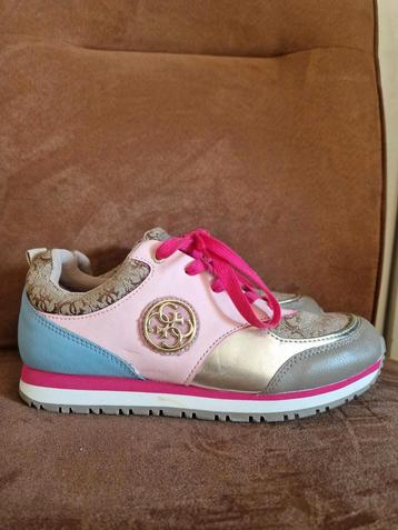 Guess Sneakers Maat 37/38 beschikbaar voor biedingen