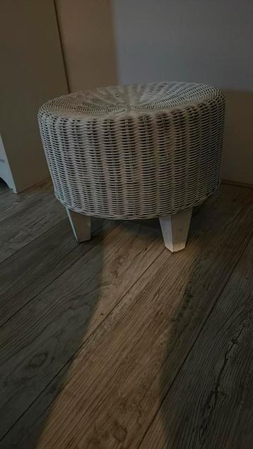 Rieten Poef - Vintage Stijl beschikbaar voor biedingen