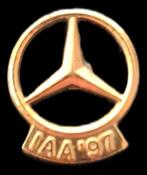 Mercedes IAA'97 speld- goudkleur, Verzamelen, Verzenden, Nieuw, Transport, Speldje of Pin