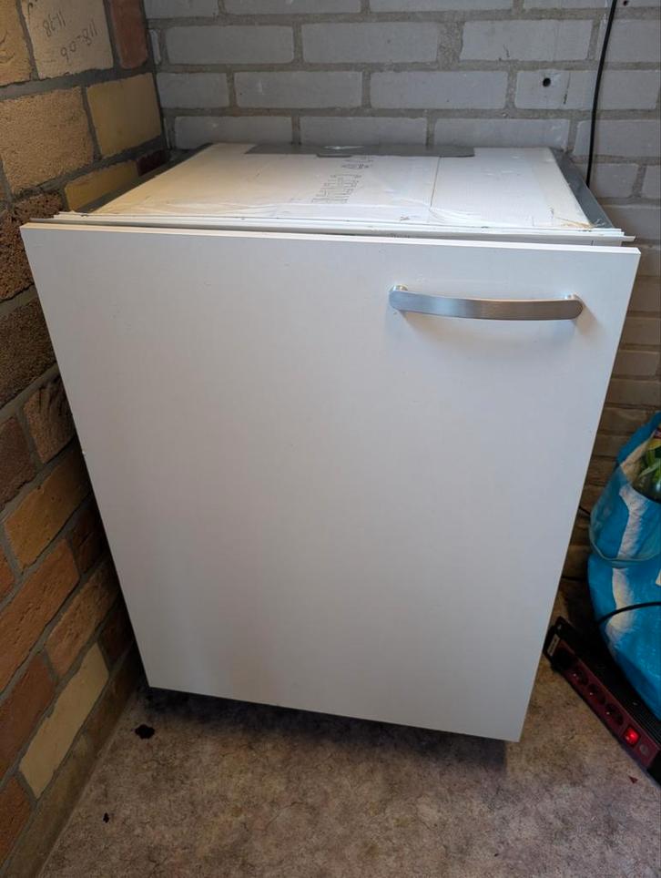 Stevige inbouw vriezer, Witgoed en Apparatuur, Vaatwasmachines, Gebruikt, Inbouw, Minder dan 85 cm, Ophalen