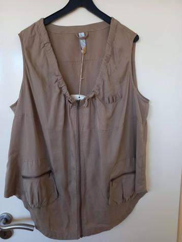 Gilet maat 52, donker beige, donker zandkleur, kort model,  beschikbaar voor biedingen