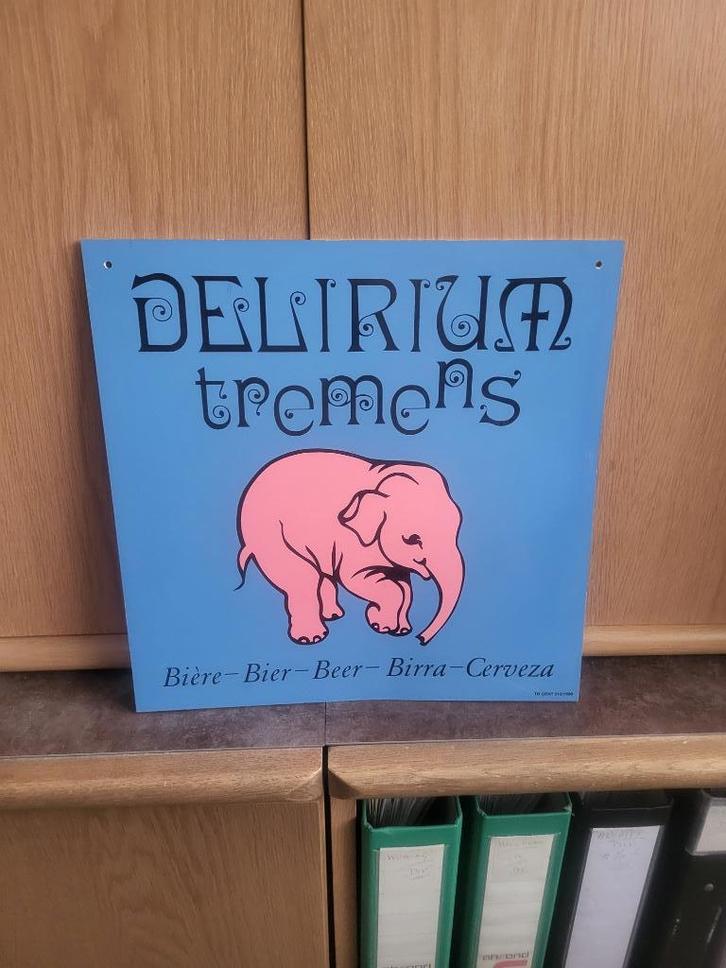 DELIRIUM TREMENS -176-   " DE ROZE OLIFANT ", Verzamelen, Biermerken, Zo goed als nieuw, Reclamebord, Plaat of Schild, Overige merken