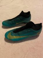 Voetbal schoenen, Maat XS of kleiner, Ophalen of Verzenden, Zo goed als nieuw, Schoenen