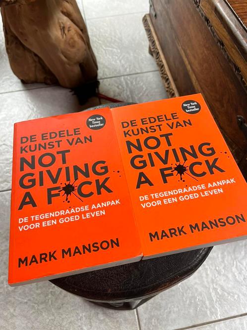 Mark Manson - De edele kunst van not giving a fuck, Boeken, Psychologie, Zo goed als nieuw, Ophalen of Verzenden