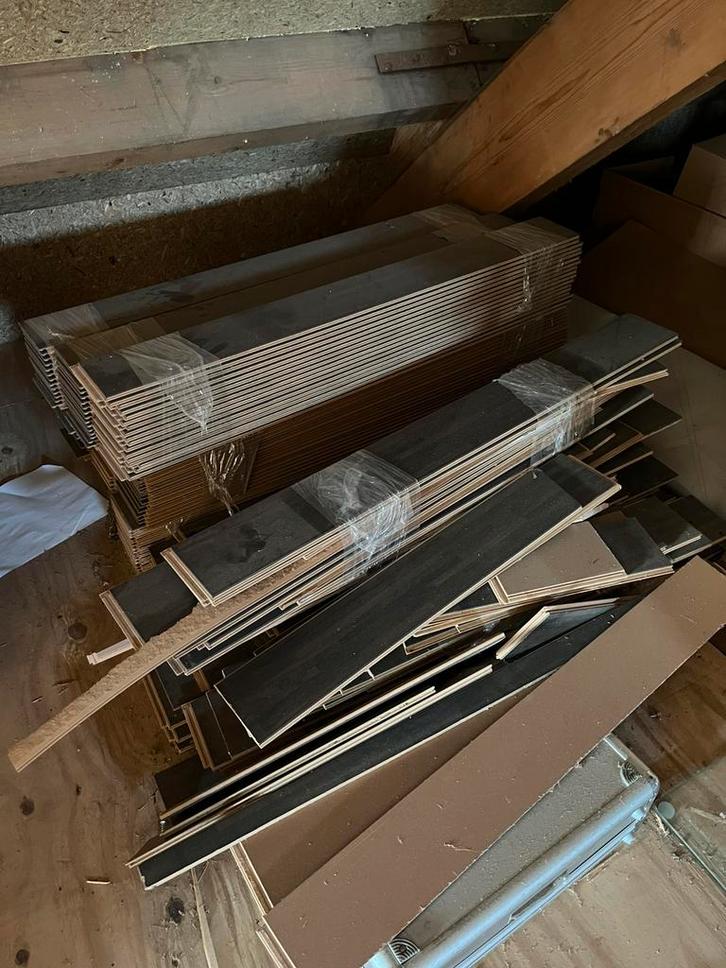 Mooie donkere laminaatvloer van Parador, Doe-het-zelf en Verbouw, Vloerdelen en Plavuizen, Zo goed als nieuw, Laminaat, Hout, 50 tot 150 cm