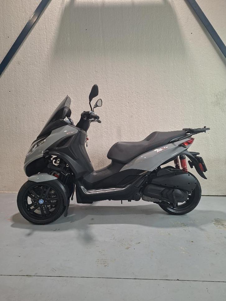 Piaggio MP3 300 HPE LT nardo grijs 2022 - autorijbewijs, Motoren, Motoren | Piaggio, Bedrijf, Scooter, 12 t/m 35 kW, 1 cilinder