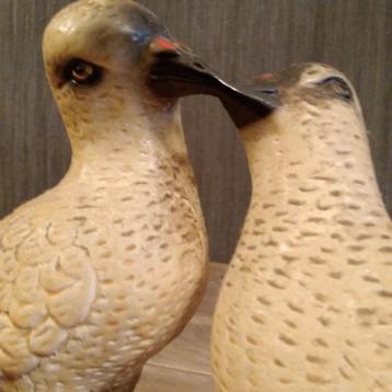Brocante tortelduifjes in gips/steen  beschikbaar voor biedingen