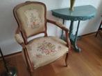 Antieke stoel, geborduurde zitting, Ophalen