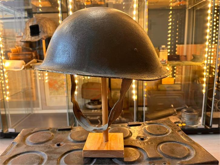 Engelse mk 4 turtle helm., Verzamelen, Militaria | Tweede Wereldoorlog, Landmacht, Helm of Baret, Engeland, Ophalen of Verzenden