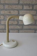 vintage bureaulamp in de kleur wit, Huis en Inrichting, Lampen | Tafellampen, Ophalen of Verzenden, Gebruikt, Metaal, Minder dan 50 cm