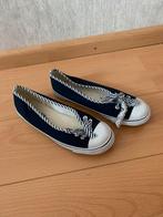 Linnen schoenen marine blauw/wit, Ophalen of Verzenden, Zo goed als nieuw, Blauw, Sneakers of Gympen