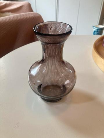 Antiek paars vaasje - brocante beschikbaar voor biedingen