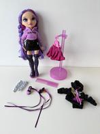 Pop Emi Vanda / Rainbow High Fashion Doll / MGA, Verzamelen, Ophalen of Verzenden, Zo goed als nieuw, Pop