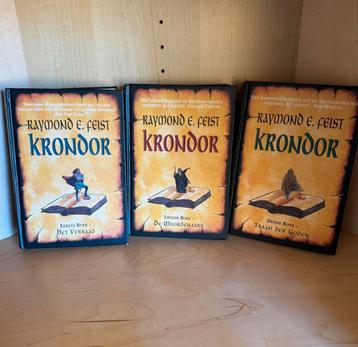 Krondor trilogie van raymond e. Feist beschikbaar voor biedingen