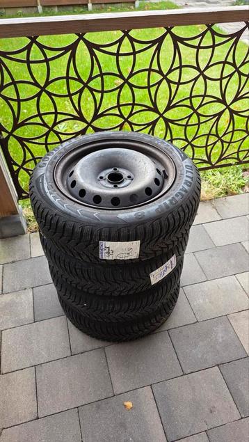 Winterset - 1 seizoen oud (Goodyear ultragrip 8) beschikbaar voor biedingen