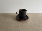 Vintage bruin koffie kopje met schotel, Antiek en Kunst, Antiek | Keramiek en Aardewerk, Ophalen of Verzenden