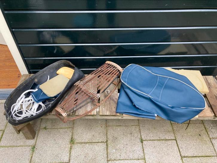 Moto Vespa 160 zadel frame en onderdelen vintage Vespa, Fietsen en Brommers, Brommeronderdelen | Algemeen, Gebruikt, Zadel, Ophalen of Verzenden