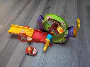 VTech Toet Toet Auto Racebaan met Auto beschikbaar voor biedingen