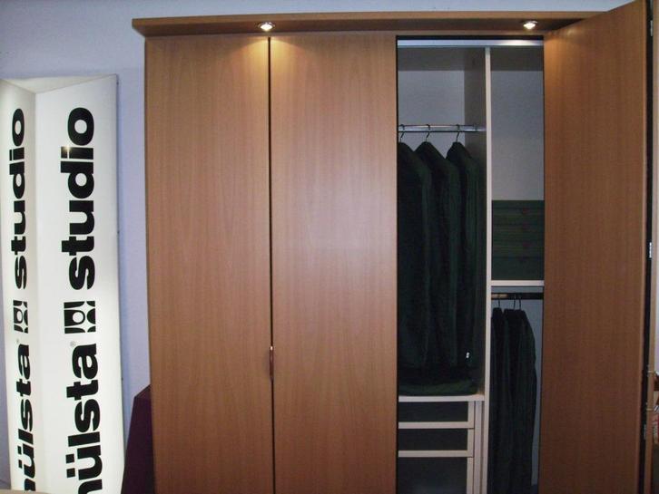 Hulsta kleding kast kersen in goede staat 240x200x60, Huis en Inrichting, Kasten | Kledingkasten, Zo goed als nieuw, 150 tot 200 cm