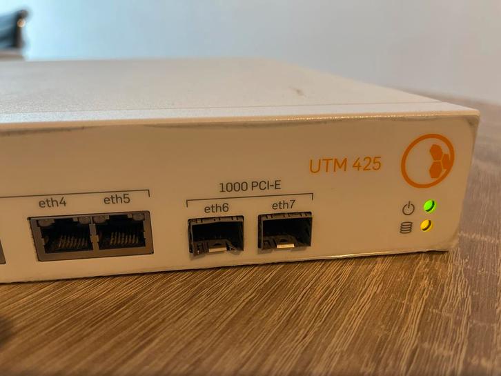 Sophos UTM 425 Firewall Hardware, Computers en Software, Routers en Modems, Gebruikt, Router, Ophalen