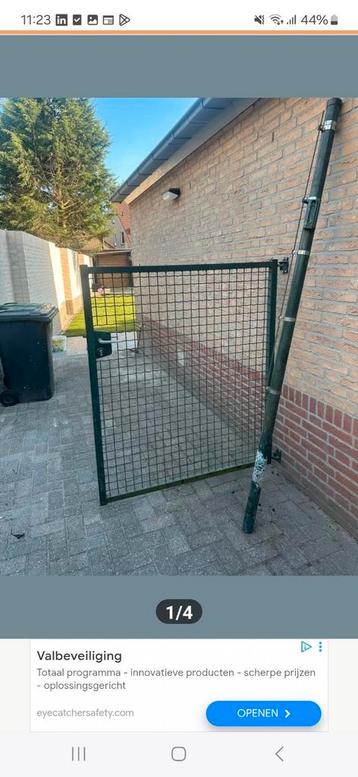 Stalen Looppoort 120x140cm met Paal beschikbaar voor biedingen