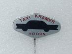 SP1943 Speldje Taxi Kramer Hoorn, Verzamelen, Speldjes, Pins en Buttons, Ophalen of Verzenden, Gebruikt, Overige onderwerpen