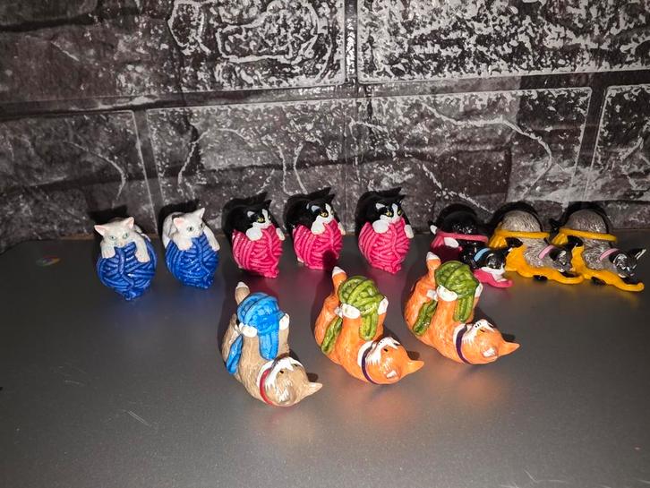 Kinder Surprise Verspeilde Huiskatzen Complete Set + Variant, Verzamelen, Verrassingseieren, Zo goed als nieuw, Hardplasticfiguren