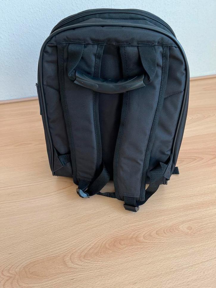 Zwarte Rugzak - Praktisch en Stijlvol!, Sieraden, Tassen en Uiterlijk, Tassen | Rugtassen, Nieuw, Overige merken, 25 tot 40 cm