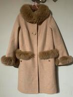 Nieuw: elegante winterjas beige 80% wol met bont, Kleding | Dames, Jassen | Winter, Beige, Maat 46/48 (XL) of groter, Nieuw, Ophalen of Verzenden