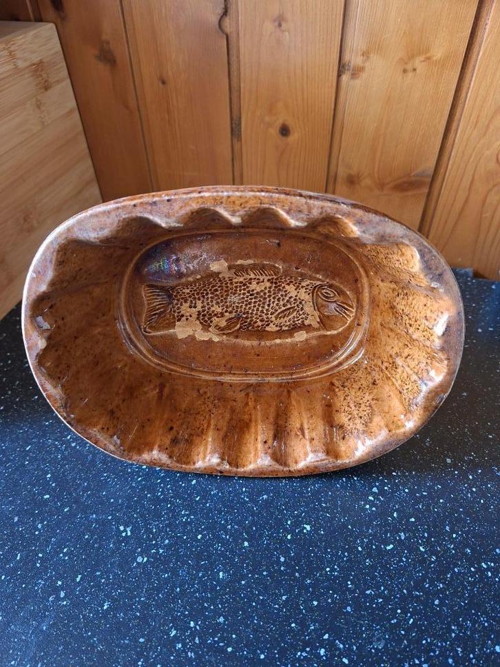 Oude puddingvorm met visje, Antiek en Kunst, Antiek | Keramiek en Aardewerk, Ophalen of Verzenden