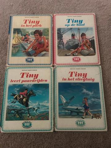 24 Oude Tiny Boeken - Leuke Collectie! beschikbaar voor biedingen