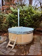 Showmodel hottub vuren met interne kachel., Tuin en Terras, Bubbelbaden en Hottubs, Ophalen, Zo goed als nieuw, Trap, Vast