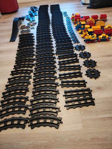 Duplo treinbaan onderdelen beschikbaar voor biedingen