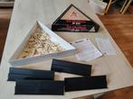 Triominos De Luxe - Leuk gezelschapsspel!, Hobby en Vrije tijd, Gezelschapsspellen | Bordspellen, Gebruikt, Ophalen of Verzenden