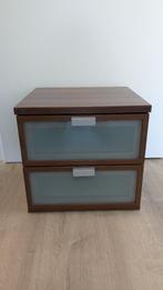 TEAB: IKEA HOPEN nachtkastje, bruin, 2 lades met melkglas, Huis en Inrichting, Ophalen, Gebruikt, Minder dan 45 cm, Minder dan 55 cm