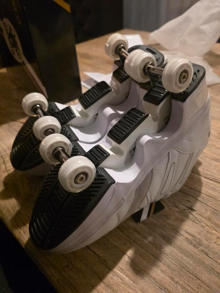 CSSIH Roller Skates/ Rolschaatsen Wit/Grijs 42 - NIEUW, Sport en Fitness, Skeelers, Nieuw, Inline skates 4 wielen, Dames, Heren