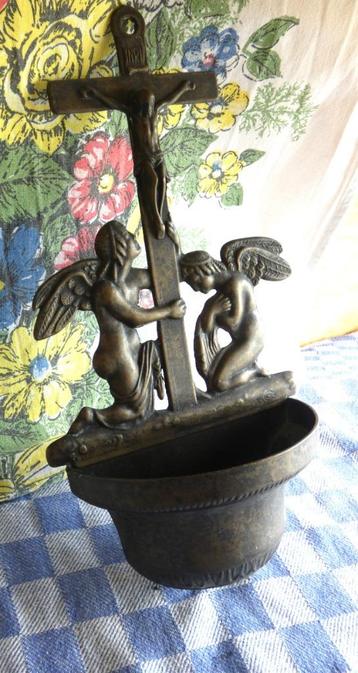 oude koperen wijwaterbak/ religie ornament koper beschikbaar voor biedingen