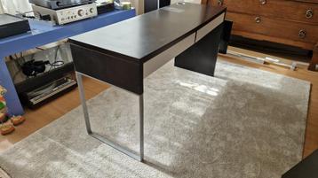Ikea bureau - Per direct gratis op te halen  beschikbaar voor biedingen