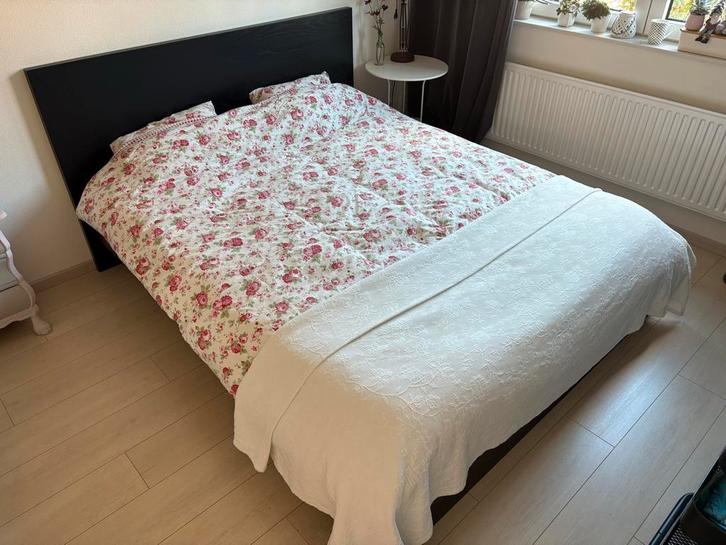 Mooi Tweepersoonsbed met lattenbodem en matras, Huis en Inrichting, Slaapkamer | Bedden, Zo goed als nieuw, Tweepersoons, 160 cm