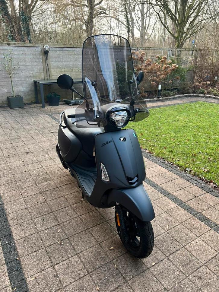 Kymco new like 2023, Fietsen en Brommers, Snorfietsen en Snorscooters, Zo goed als nieuw, Kymco, Benzine, Ophalen