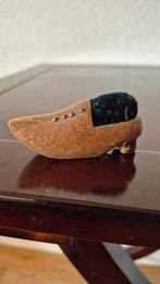 Oud houten klompje-speldenkussen 7 cm., Ophalen of Verzenden