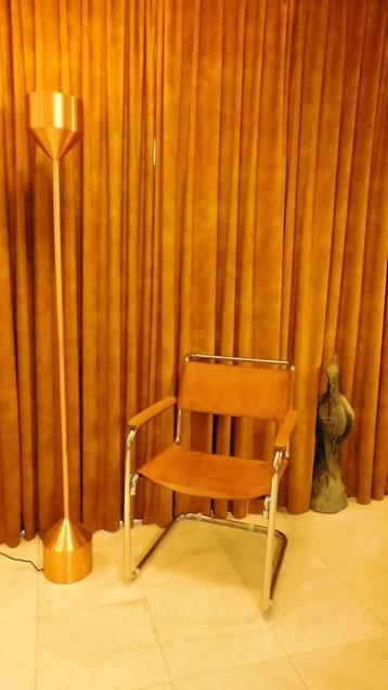 staande lamp koper 183 cm hoog ,  19cm breed beschikbaar voor biedingen