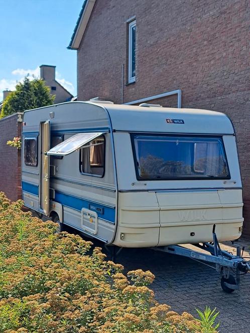 Te koop ruime caravan., Caravans en Kamperen, Caravans, Particulier, tot en met 4, Rondzit, Wilk, Ophalen